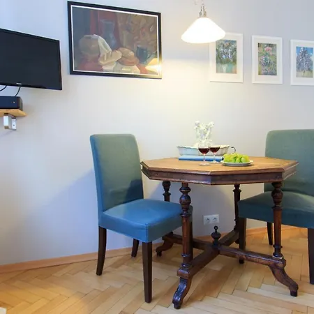 Apartment Bednarska Warschau